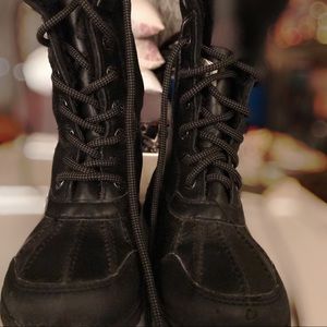 KIDS UNISEX UGG BOOTS SIZE 13 DISCLAIMER NOO BOX